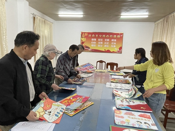 淮南八公山區(qū)關工委組織開展“黨是陽光我是苗”少幼兒書畫大賽