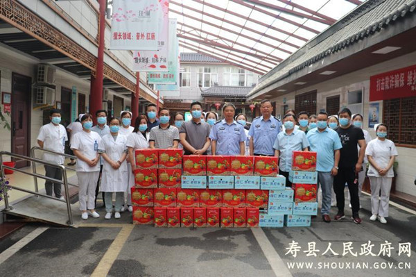 淮南壽縣公安局到壽春鎮中心衛生院慰問一線醫務工作者