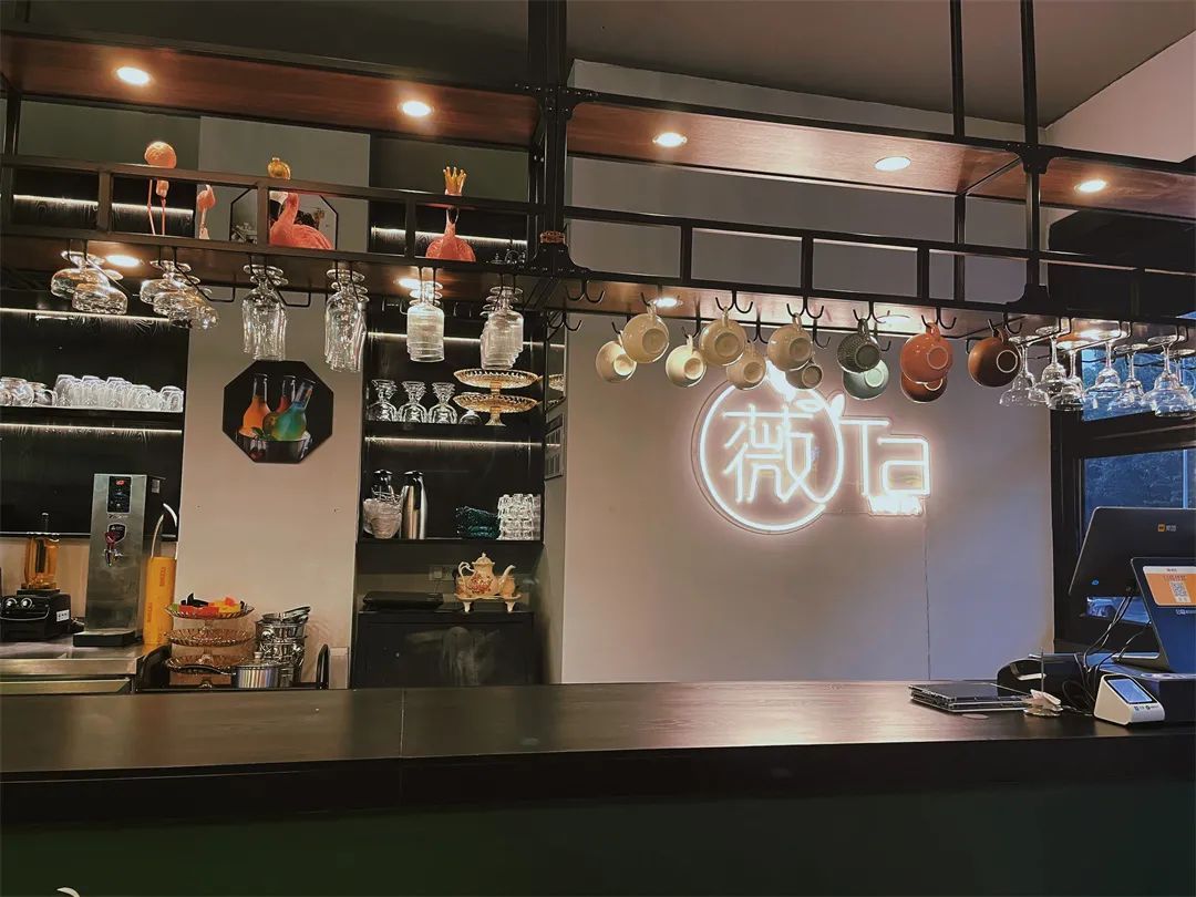 【隱藏在山南的小格調】露天花園餐廳~西餐、酒吧、下午茶......美好的夜晚從微醺開始