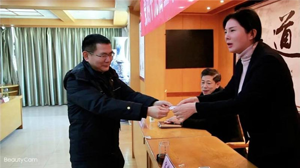 淮南市城管局黨組發放廉政提醒卡片 抓早抓小防微杜漸