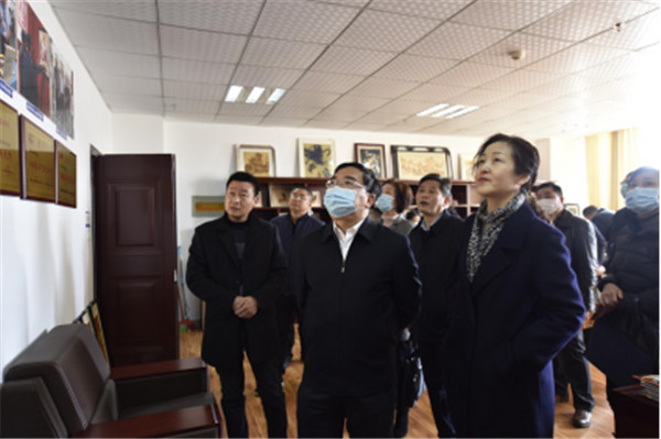 淮南市政協主席蔡宜驊帶隊到市職業教育中心調研