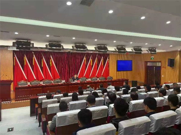 淮南：走進淮南師院 ---------市經信局組織黨員干部開展黨史教育活動