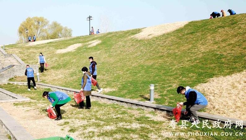 淮南壽縣：開展學雷鋒保護古城環境環城活動